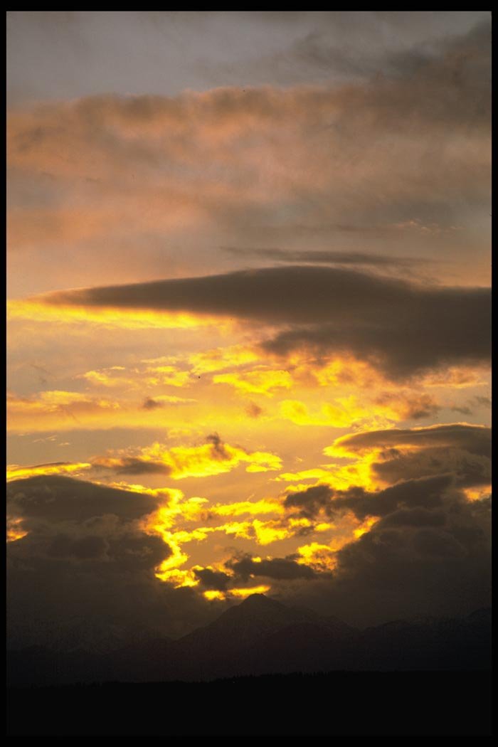 001019 Yellow Sunset At Altitude A4 Photo Print