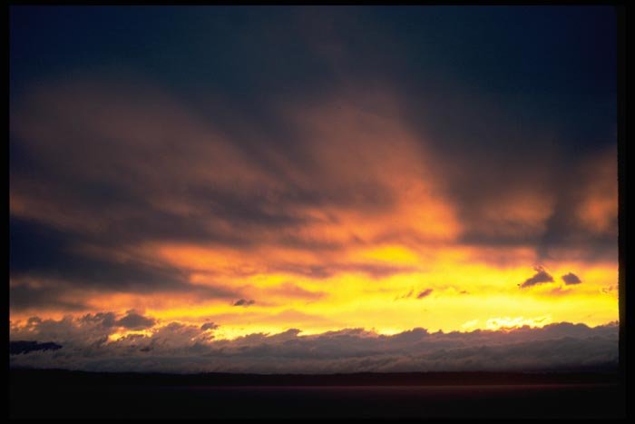 001085 Yellow Sunset Below Clouds At Altitude A4 Photo Print