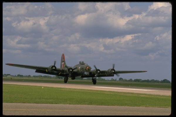 003088 B17 Taking Off, Front Right A4 Photo Print