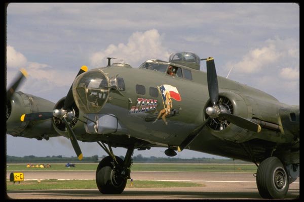003090 B17 Close Up, Front Left A4 Photo Print