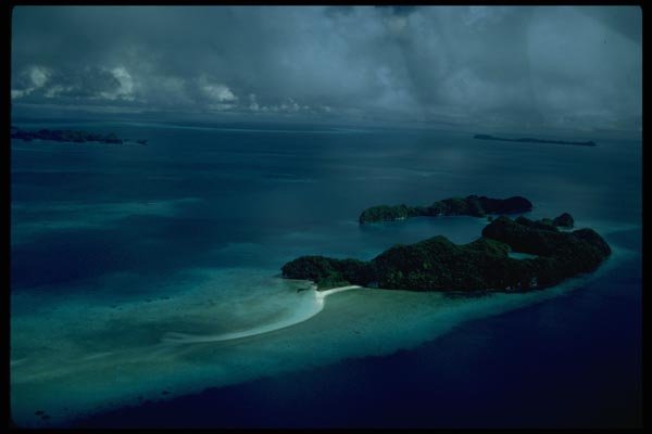 005000 Multi coloured Blue Sea With Islets A4 Photo Print