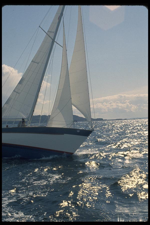 007017 Cutter Running A Sail A4 Photo Print
