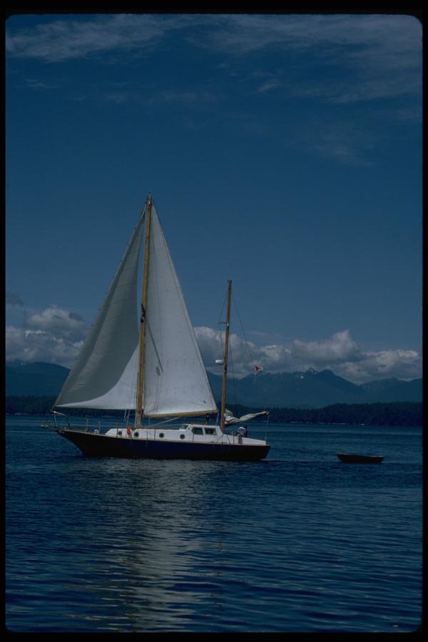 007054 Black And White Ketch A4 Photo Print