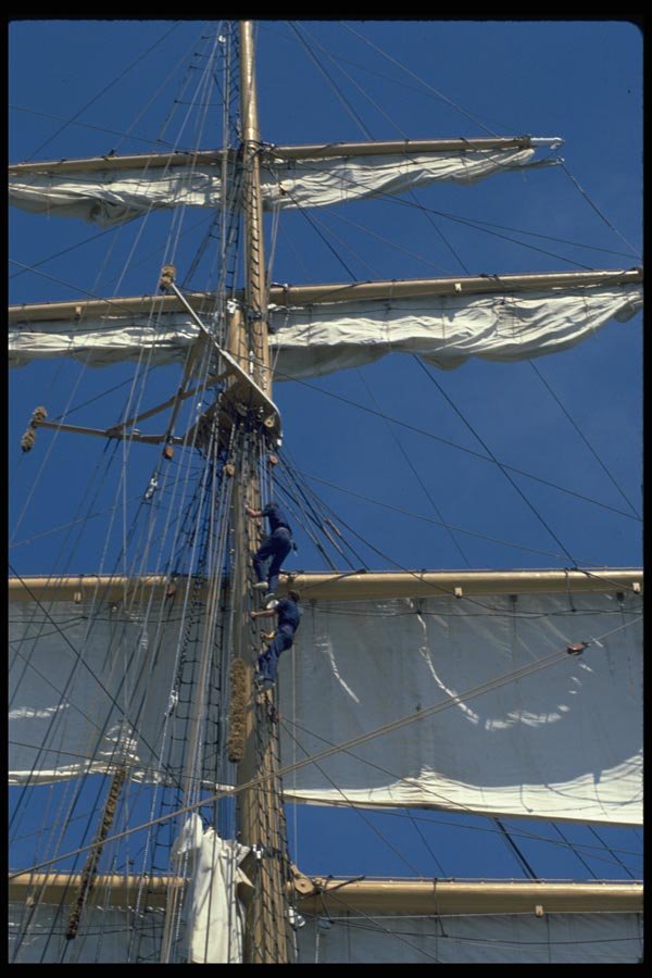 007091 Crew Climbing Tall Ship Mast A4 Photo Print
