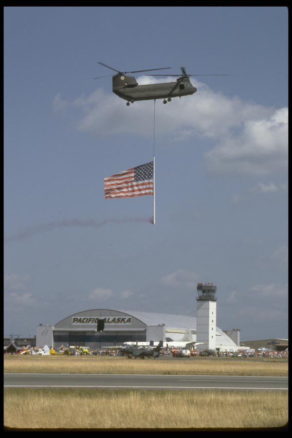 010009 CH 47 Helicopter With American Flag A4 Photo Print