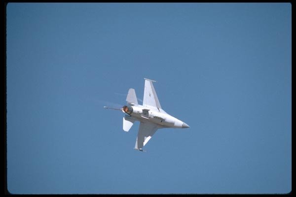 010038 F 16 Banking A Turn A4 Photo Print