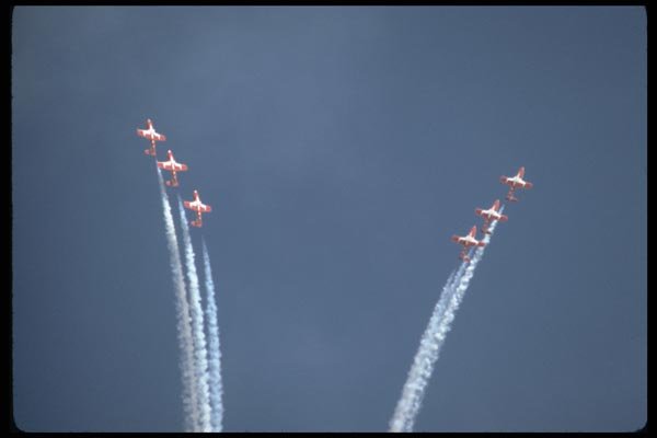 010064 Snowbirds Beginning Heart Smoke Trail A4 Photo Print