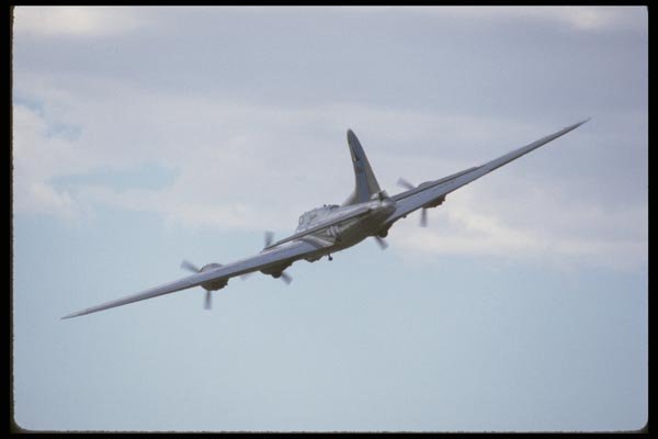 010096 B 17 Flying, From Behind A4 Photo Print