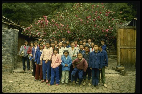 015007 School Children At Temple, Lijiang, Yunnan A4 Photo Print