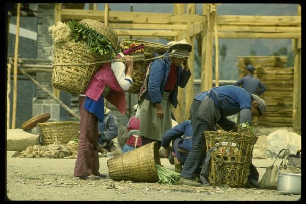 015010 Bai Women At Market, Dali, Yunnan A4 Photo Print
