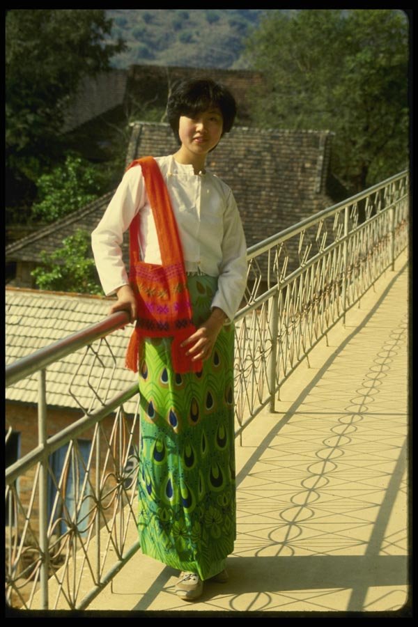 015019 Young Han Woman, Xishuang Banna A4 Photo Print