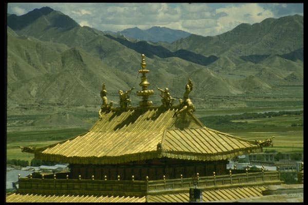 015030 Gilded Roof, Tachilumpo Monastery, Shigatse, Tibet A4 Photo Print
