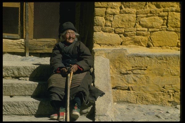 015057 Woman In Lhasa, Tibet A4 Photo Print