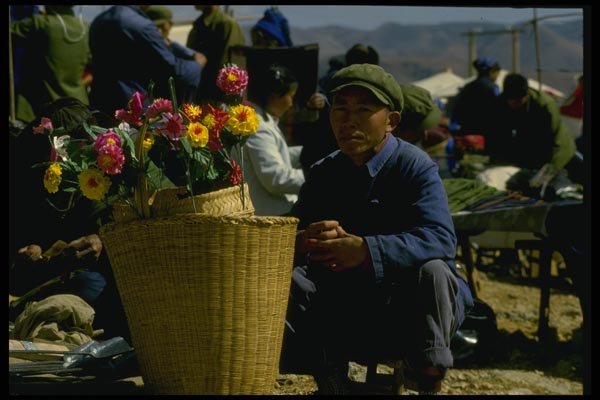015096 Market Dali, Yunnan Province A4 Photo Print