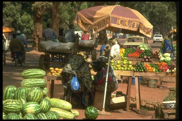 016005 Market Scene In Bamako, Mali A4 Photo Print