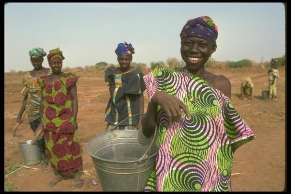 016008 Women Working In Gardens, Youri A4 Photo Print