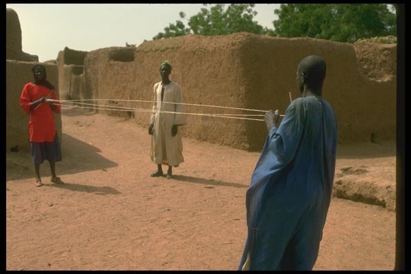016018 Men Making Rope, Kaarta, Sahel A4 Photo Print