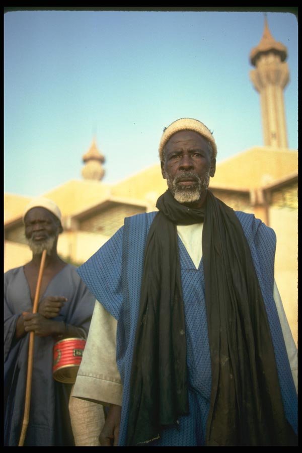 016048 Islamic Man Outside Mosque A4 Photo Print