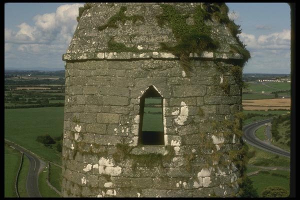 017047 Cashel Tower A4 Photo Print