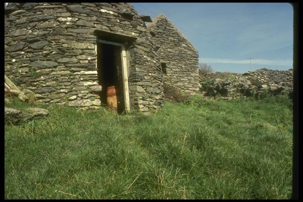 017051 Beehive Huts, Dingle Peninsula A4 Photo Print