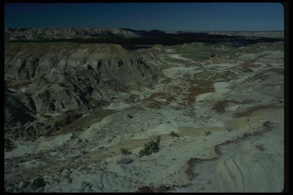 018005 Dinosaur Provincial Park Badlands, Alberta A4 Photo Print