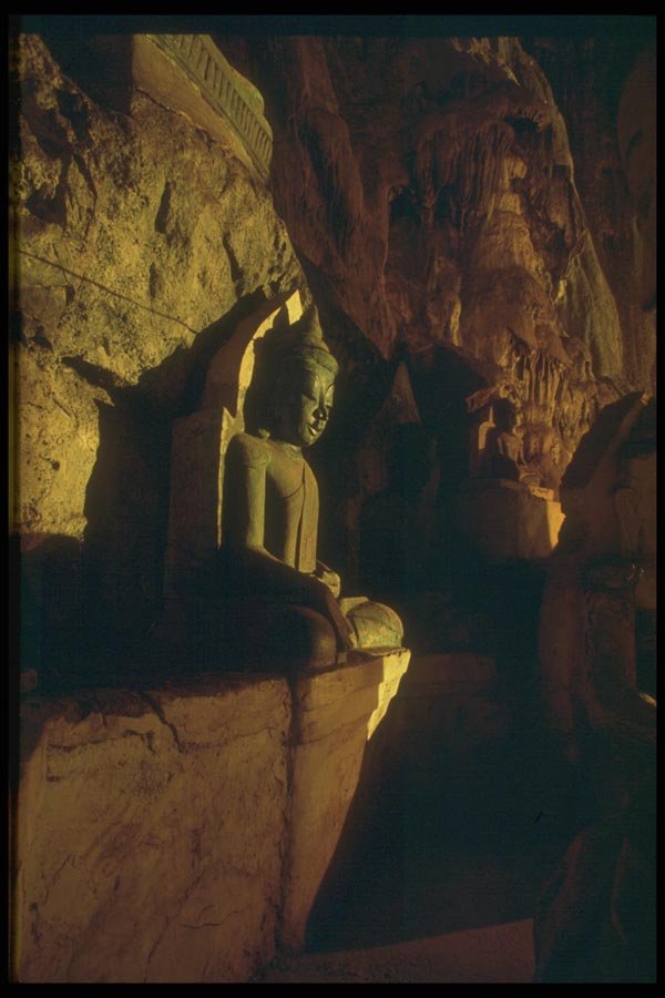 020064 Buddha, Pindaya Caves A4 Photo Print