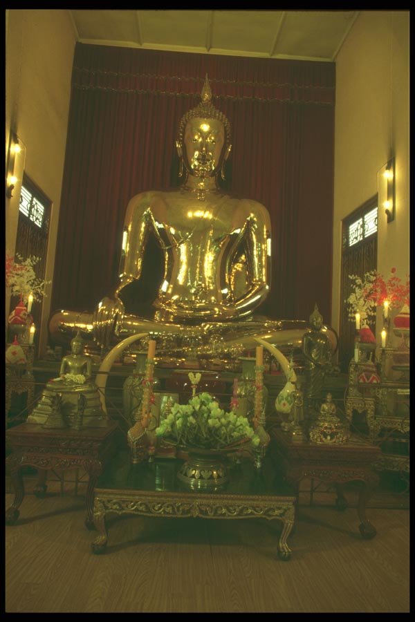 020083 Golden Buddha, Wat Traimit A4 Photo Print