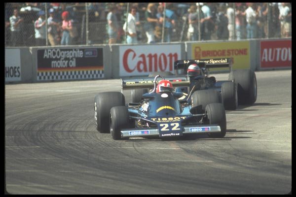 021003 Black Formula 1 In The Turn A4 Photo Print