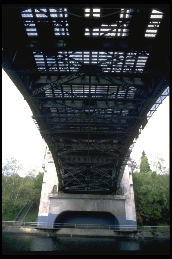 022036 Underside Of Drawbridge A4 Photo Print
