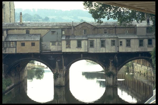 022059 Arched Stone Bridge, Florence Italy A4 Photo Print