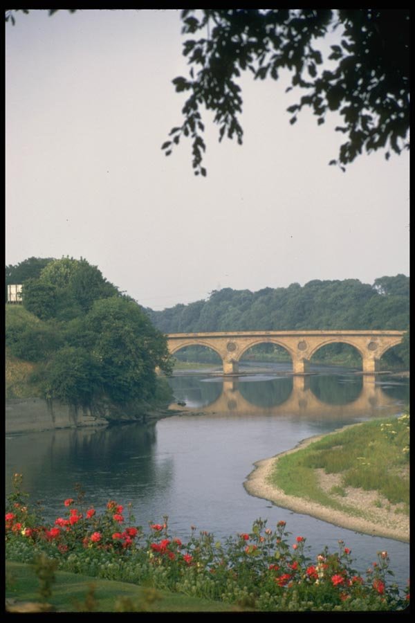 022066 Stone Arched Bridge, Reflection In Water A4 Photo Print