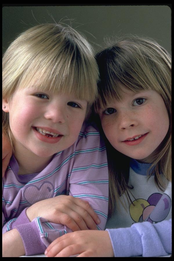 023010 Two Girlfriends A4 Photo Print