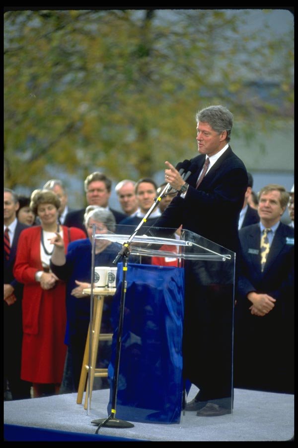 023095 Bill Clinton Speaking A4 Photo Print