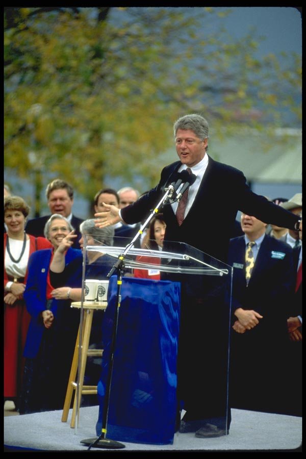 023097 Bill Clinton Arms Wide A4 Photo Print