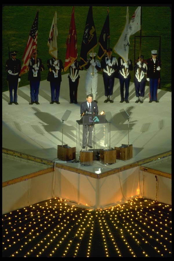023098 Ronald Reagan Speaking A4 Photo Print