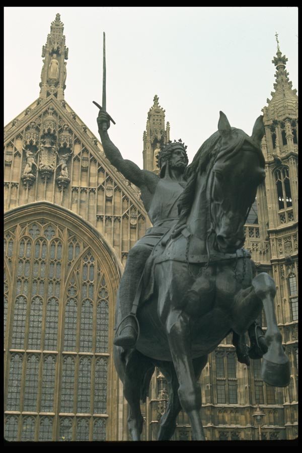 024037 Richard The Lionhearted And Cathedral A4 Photo Print
