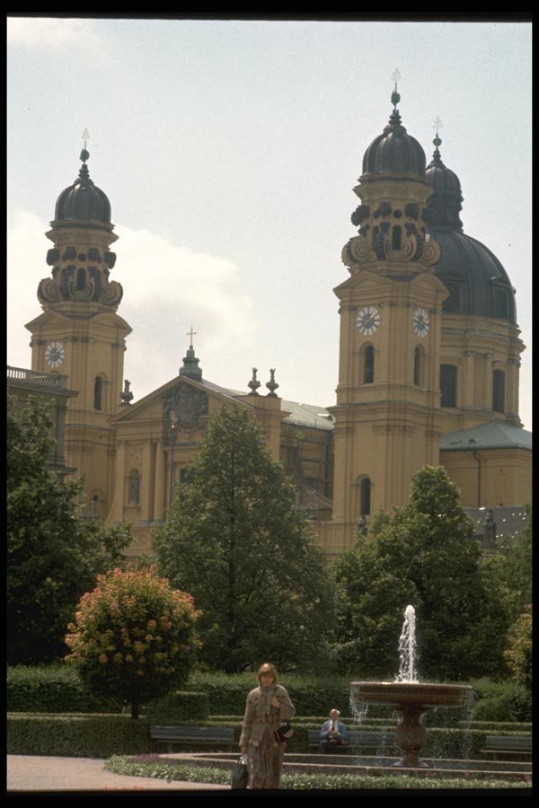 024044 Domed Church With Fountain A4 Photo Print