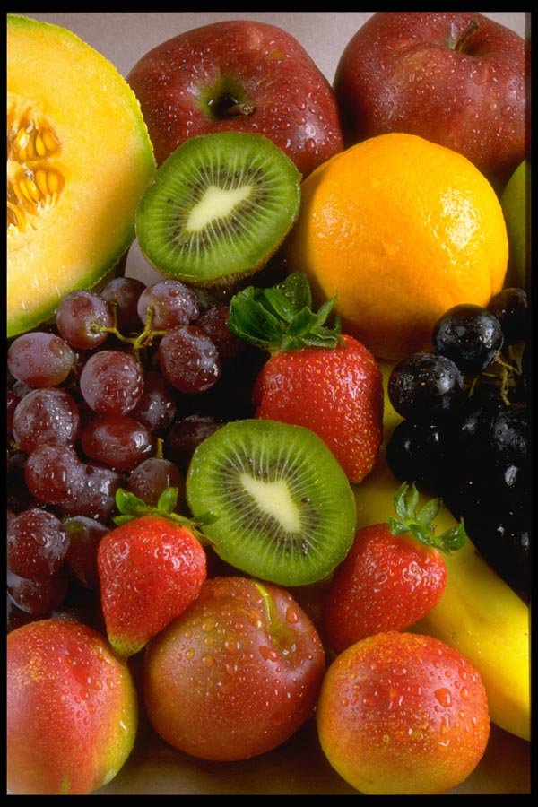 025092 Fruit Display With Halved Kiwis A4 Photo Print