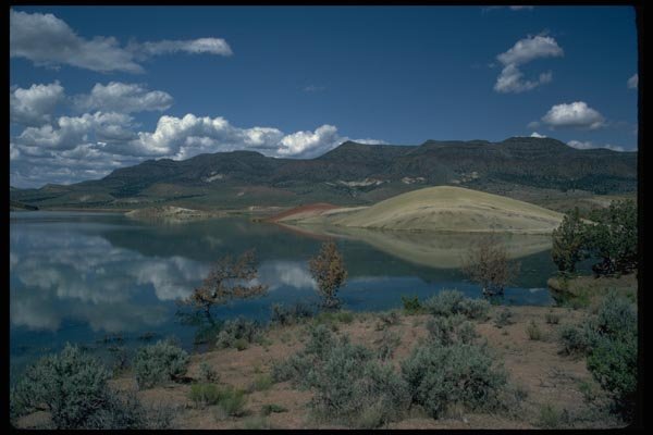 026035 Still Lake, Arid Scenery A4 Photo Print