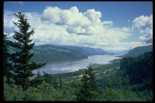 026099 Columbia River And Clouds A4 Photo Print