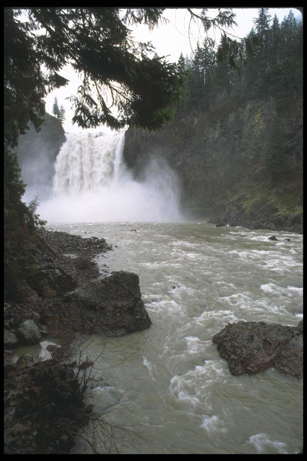 027047 Grand Waterfall Into Fast Flowing River A4 Photo Print