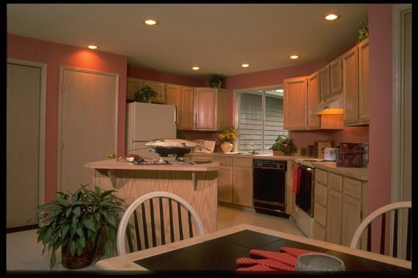 031082 Contemporary Kitchen With Fish A4 Photo Print