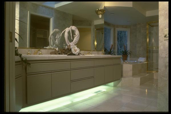031086 Marble Bathroom With Sculpture A4 Photo Print