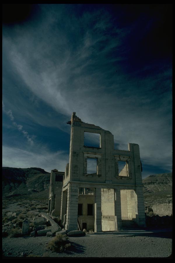 032085 Three Story Ruin A4 Photo Print