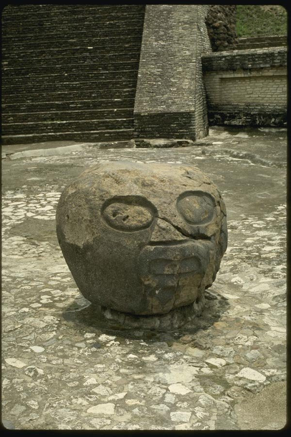 033083 Round Stone Face, Cholula A4 Photo Print