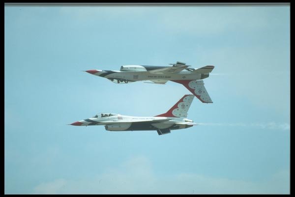 034041 General Dynamics F 16A Fighting Falcon  The Thunderbirds, USAF A4 Photo Print