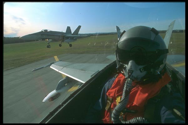 037003 F 18 Formation Landing A4 Photo Print
