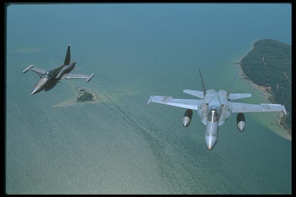 037009 F 5 Freedom Fighter With F 18 Hornet A4 Photo Print