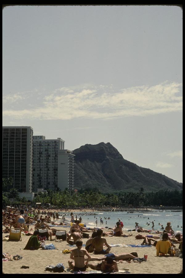 046043 Diamond Head Waikiki Beach, Oahu A4 Photo Print