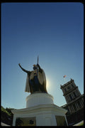 046044 Statue Of King Kamehameha And Judiciary Building Honolulu A4 Photo Print